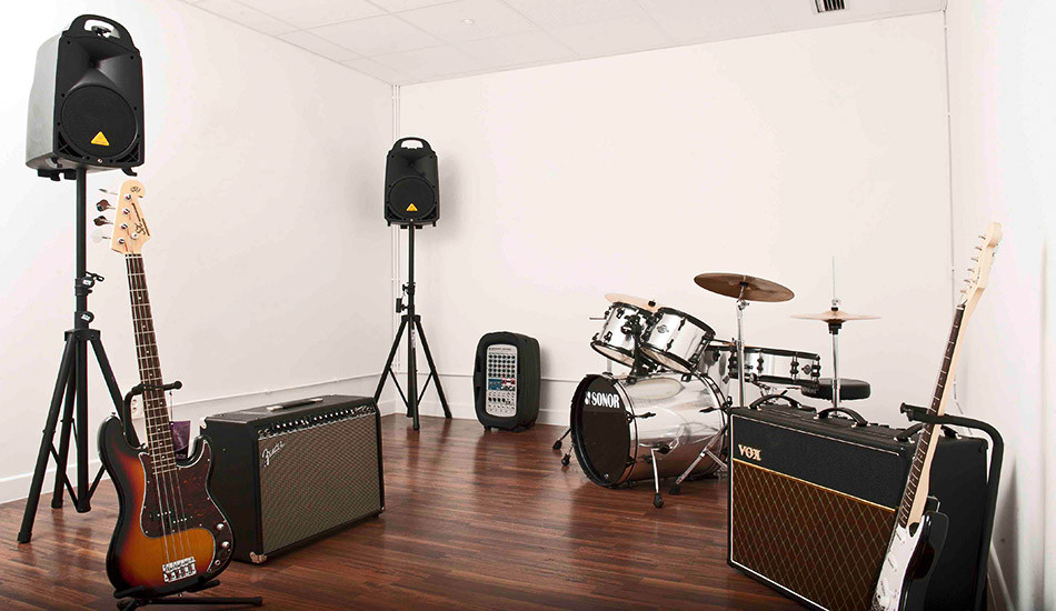 sala-whiskie-a-gogo-bonzo-locales-de-ensayo1